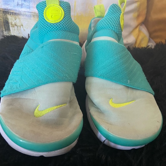 Nike - Picture 3 of 4